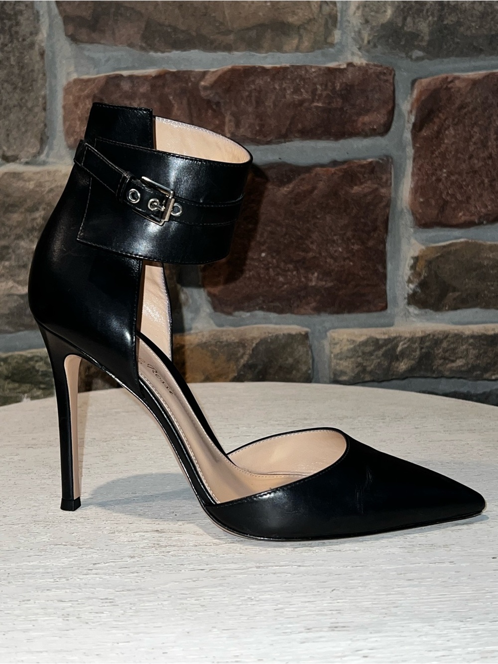 Gianvito Rossi Black Leather Pointed-Toe Ankle-Strap Stiletto
